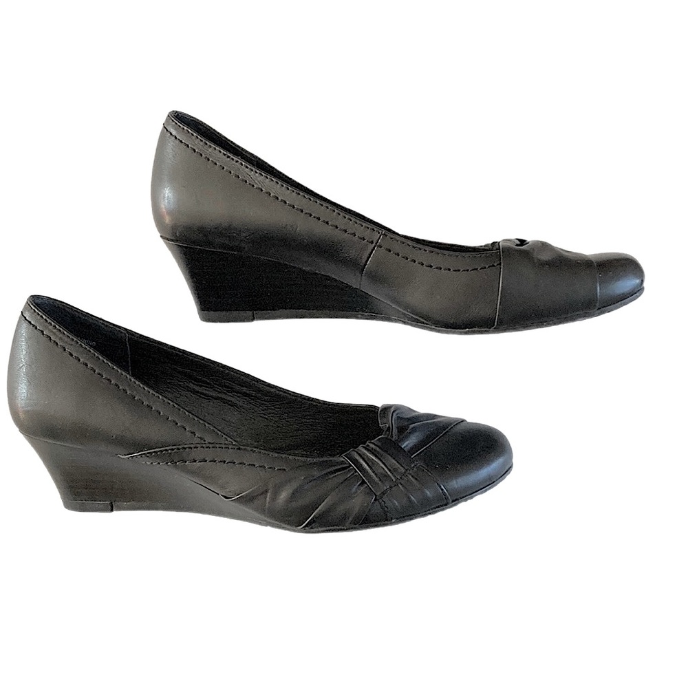 GIOVANNA black leather slip-on Wedge heels Size 6 AU - Picture 11 of 11